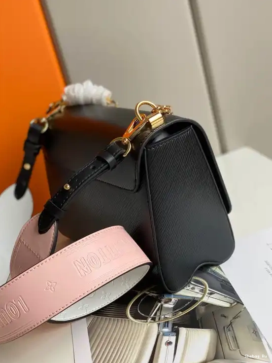 LOUIS MM VUITTON TWIST 0520